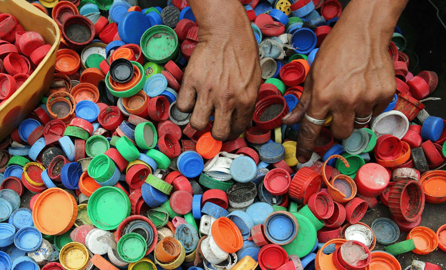 sorting of waste plastic into colours